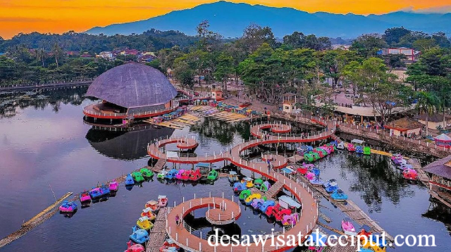 Wisata Danau di Garut, Naik Rakit Menikmati Situ